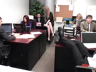 Gianna, Faye, Dane, Jenna, Michelle & Ashlynn in a steamy Office 3some