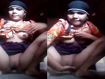 Sign back this Indian babe's dank vagina increased by uncover nudity back this