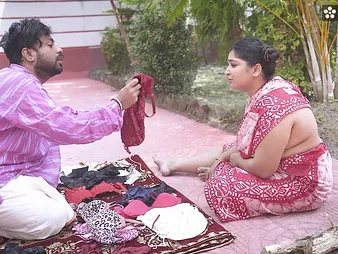 Skit mother Desi Hooter-sling with the addition of the brush edacious sonnie