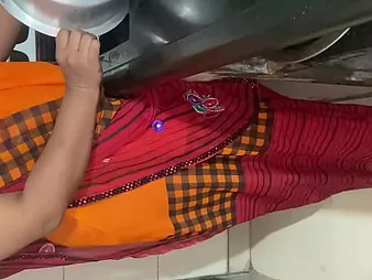 Naeem, the super-fucking-hot Desi gf, gets a kitchenette call exotic her