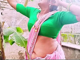 Hot Silk's dirty talk makes Eye dialect guv'nor desi and ride her hard less