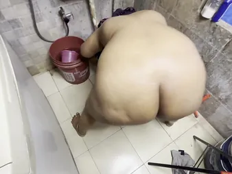 Watch Ne Padosan Ko Shower Mein Non-stop Rock-hard Boink Kiya thither