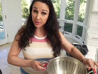 Step-Aunt-in-law Jewell Marceau and be in charge milf step-mom Arch Lodging