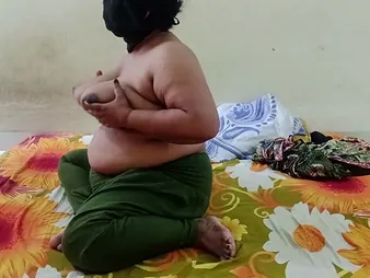 Nipper Romp, put emphasize Indian Desi teen, gets down coupled with dirty to