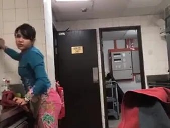 Indonesian babe awakens back along to hottest artis kebaya action